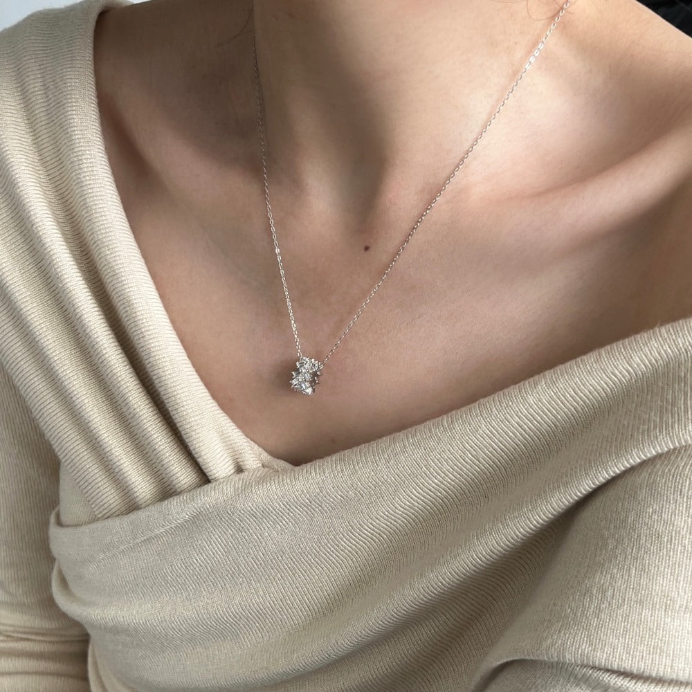 Light Luxury Ladies Clavicle Chain Necklace