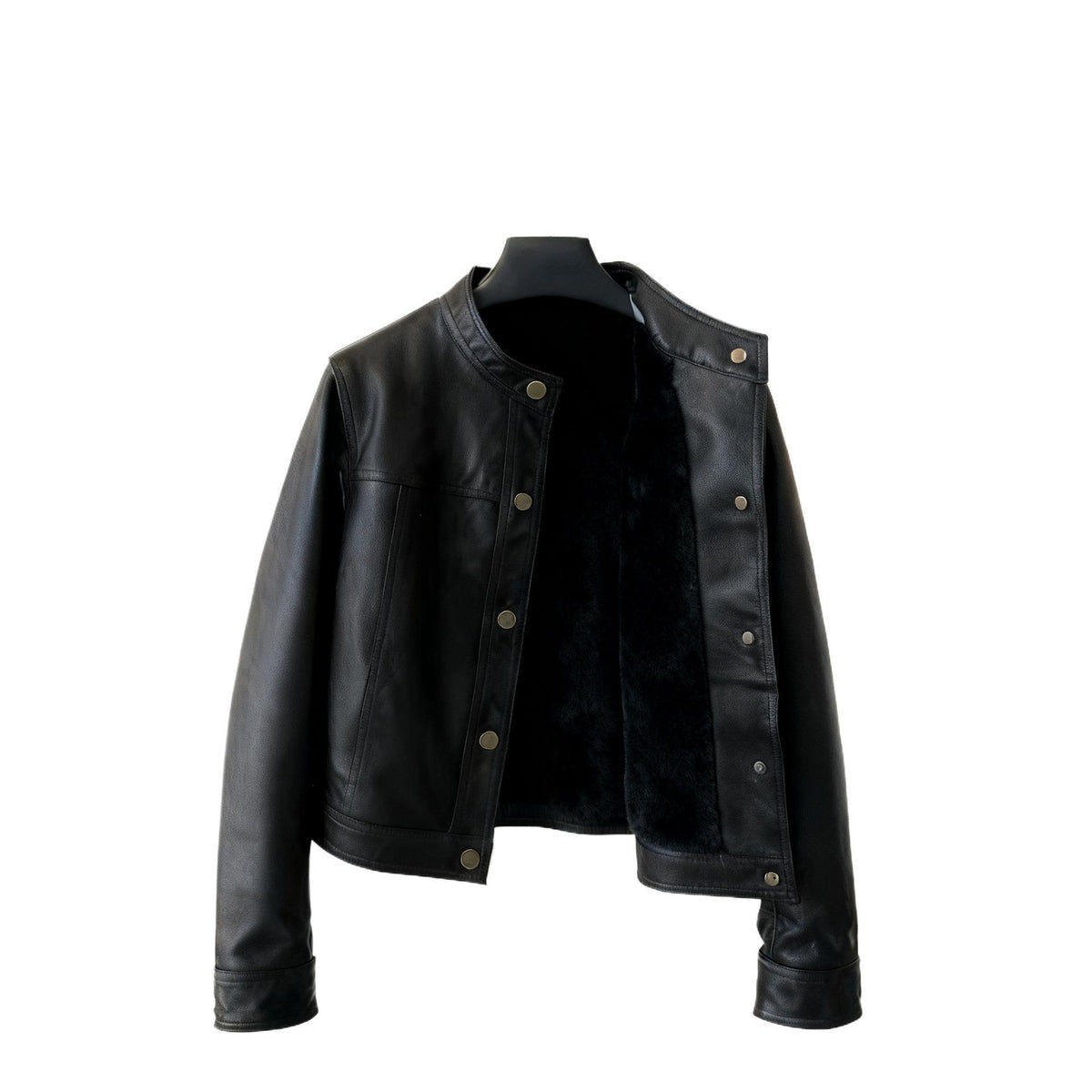 A Cozy Sun-kissed Look Pairs Leather