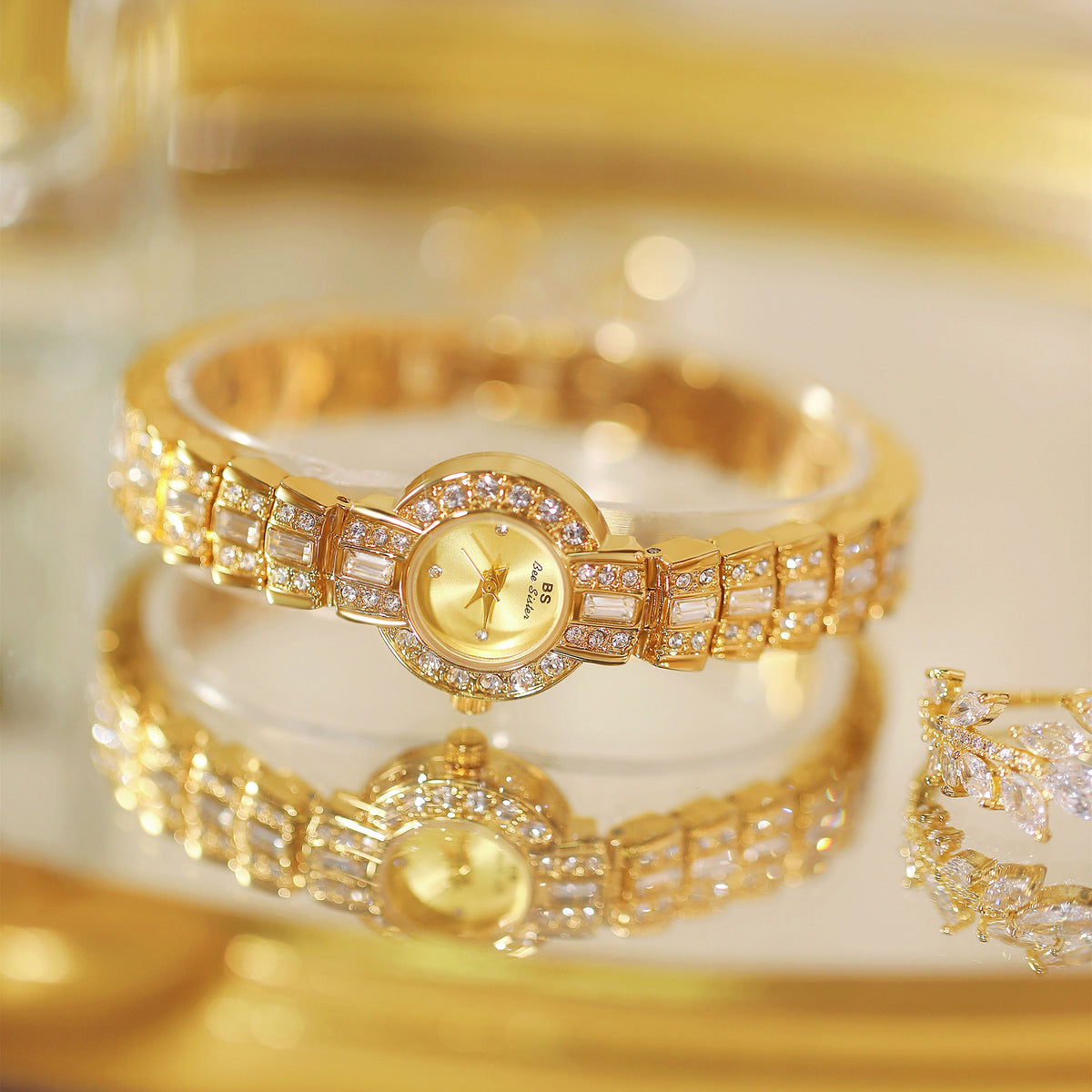 Middle-ancient High-grade Sense Mild Luxury Retro Bright Compact Temperamental 4