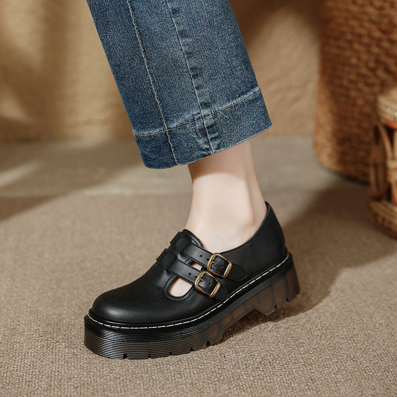 College-style Carved Brogue Shoes